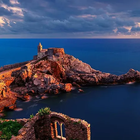 View! Panoramic Overlooking *